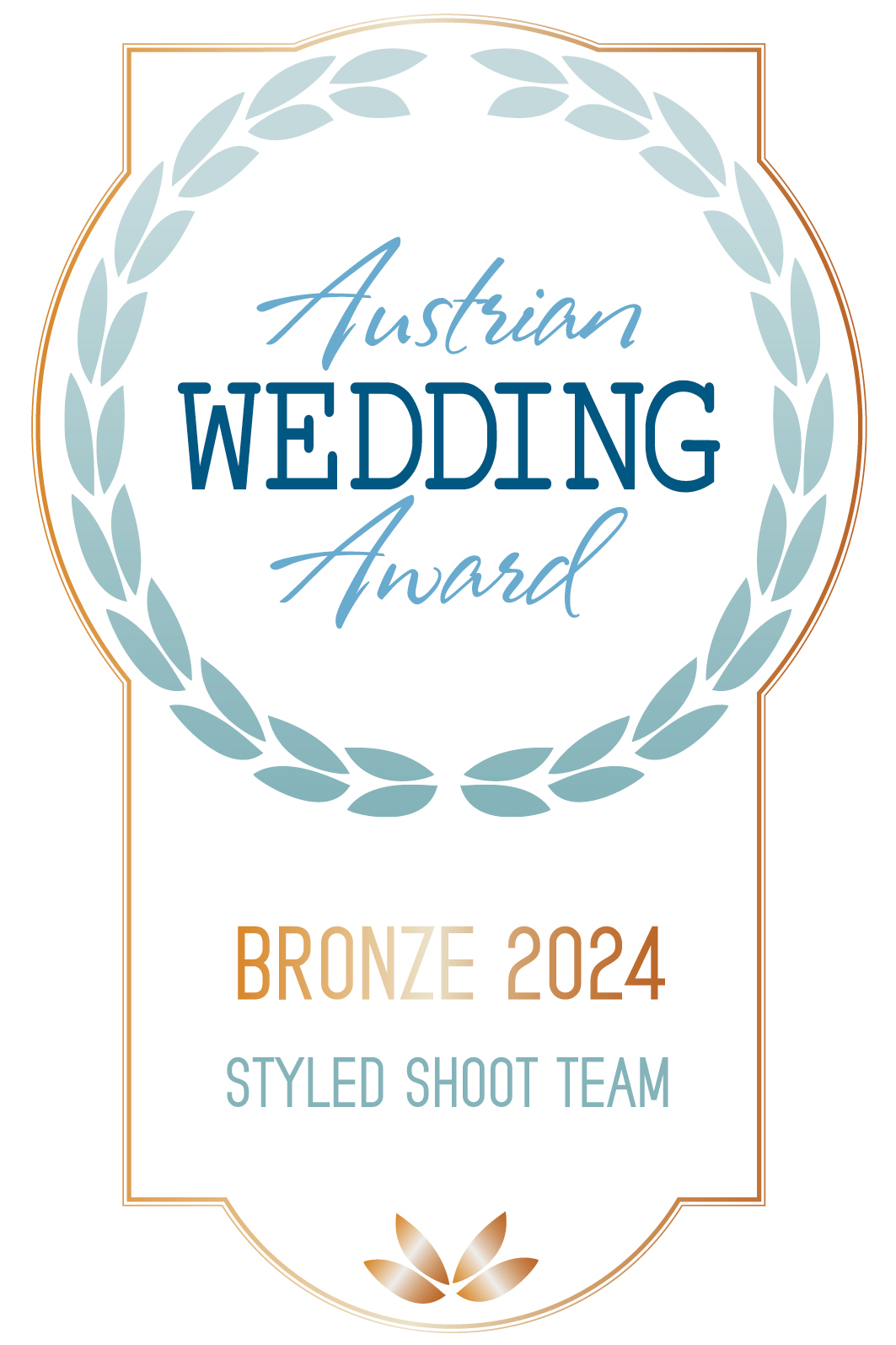 Österreichischer Hochzeitspreis Bronze 2024 Abzeichen: Styled Shoot Team, Lorbeerkranz-Design, Auszeichnung in der Bodensee-Region und der Schweiz für Ihr unvergessliches Hochzeitswochenende.